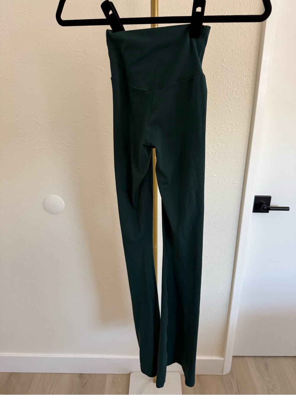 Offline by aerie Dark Green Wide-Leg High-Waist Flare Yoga Pants XS Preloved - Picture 2 of 4